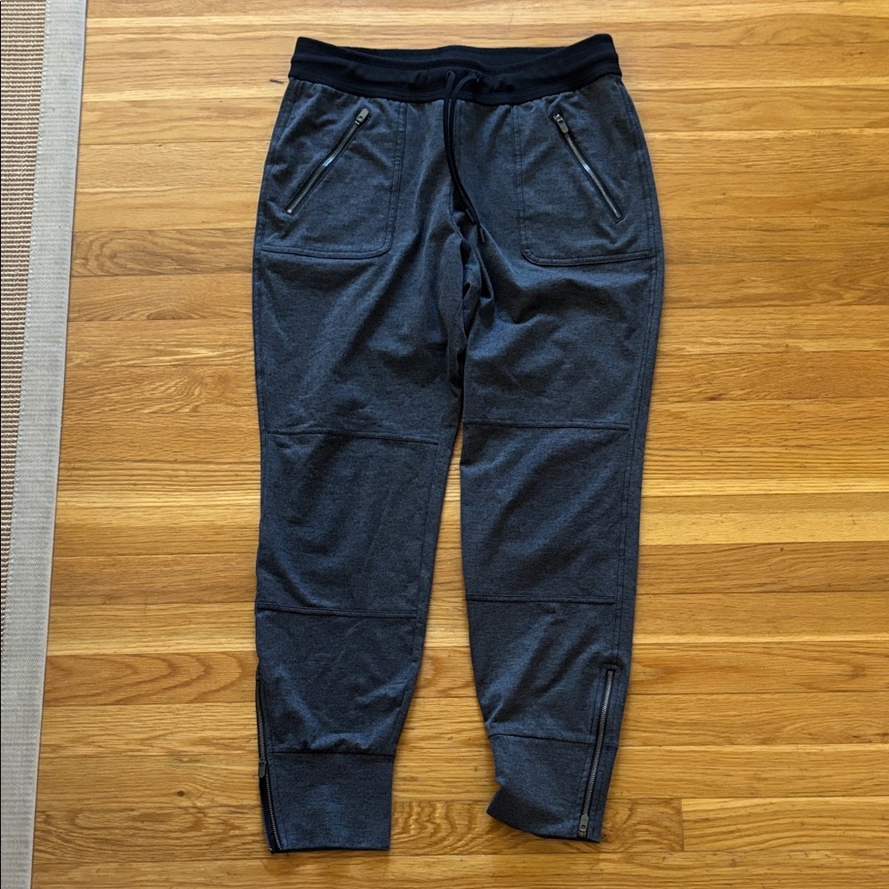 Women’s Athleta  Charcoal Jogger Pants with Zippered Pockets